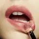MAC Powder Kiss Lippenstift Kinda Soar-Ta 3 g, Bild 4