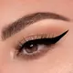 TheBalm Schwing flüssiger Eyeliner Matte Black 1,7 ml , Bild 3