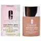 Clinique Even Better Glow SPF15 #Honigfarbene Grundierungscreme, Bild 2